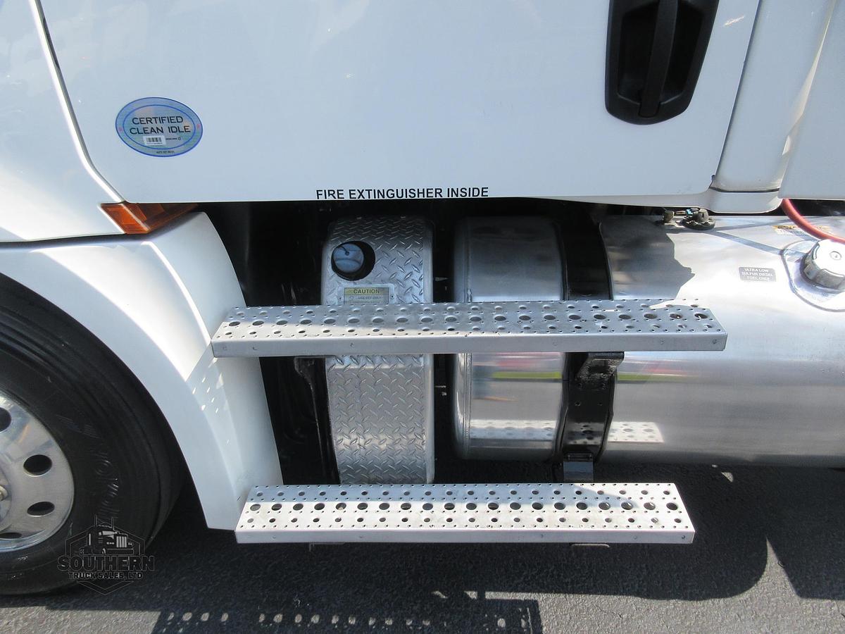 Used 2019 FREIGHTLINER CASCADIA 126