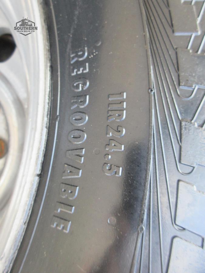 Used 2023 KENWORTH T880