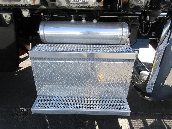 Used 2024 PETERBILT 389