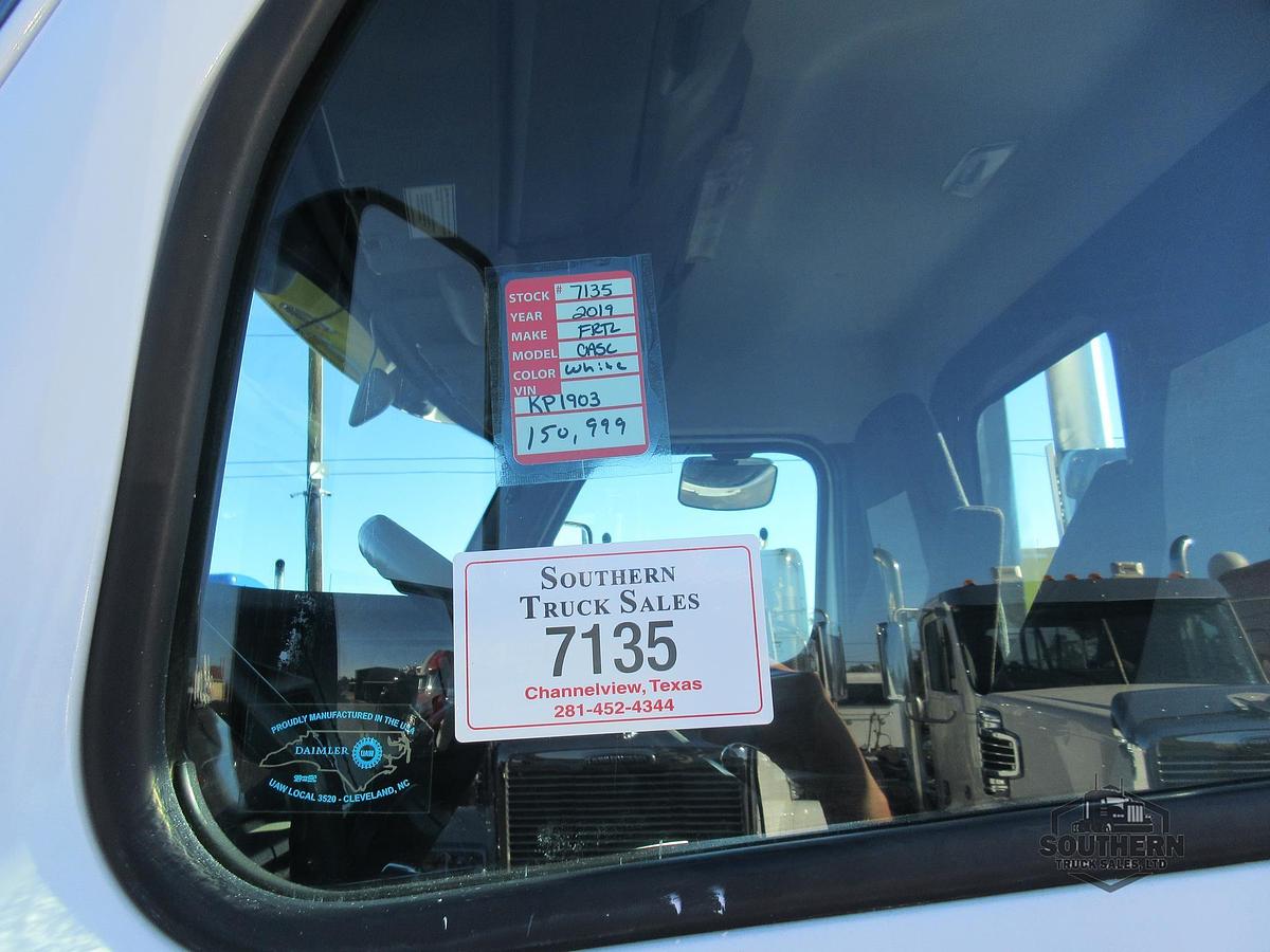 Used 2019 FREIGHTLINER CASCADIA 126