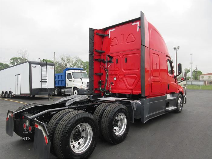 Used 2021 FREIGHTLINER CASCADIA 126