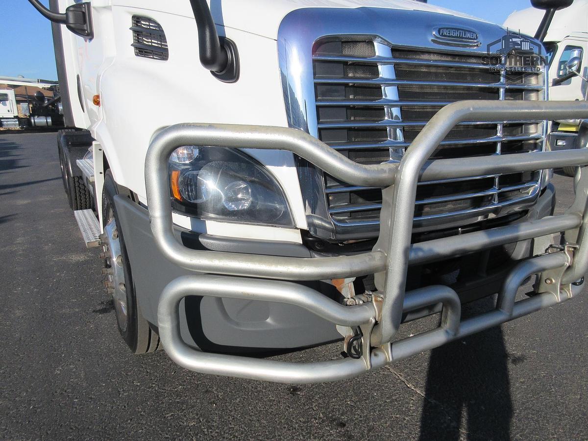 Used 2018 FREIGHTLINER CASCADIA 113