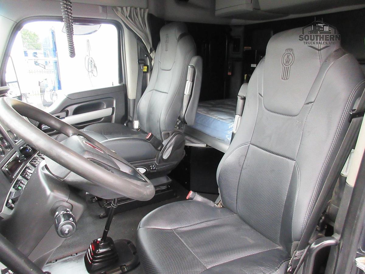 Used 2023 KENWORTH T880