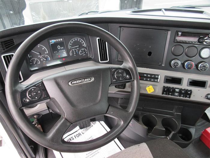 Used 2019 FREIGHTLINER CASCADIA 126