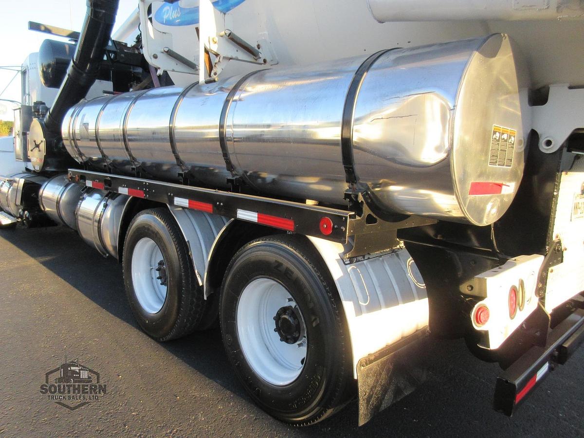 Used 2013 KENWORTH T440