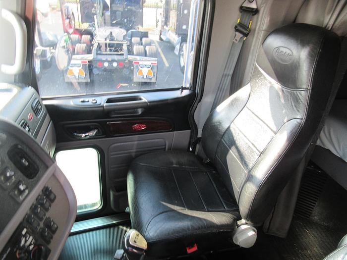 Used 2014 PETERBILT 389
