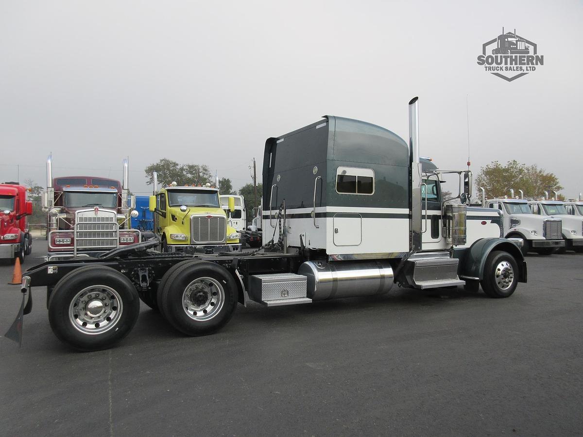Used 2020 PETERBILT 389