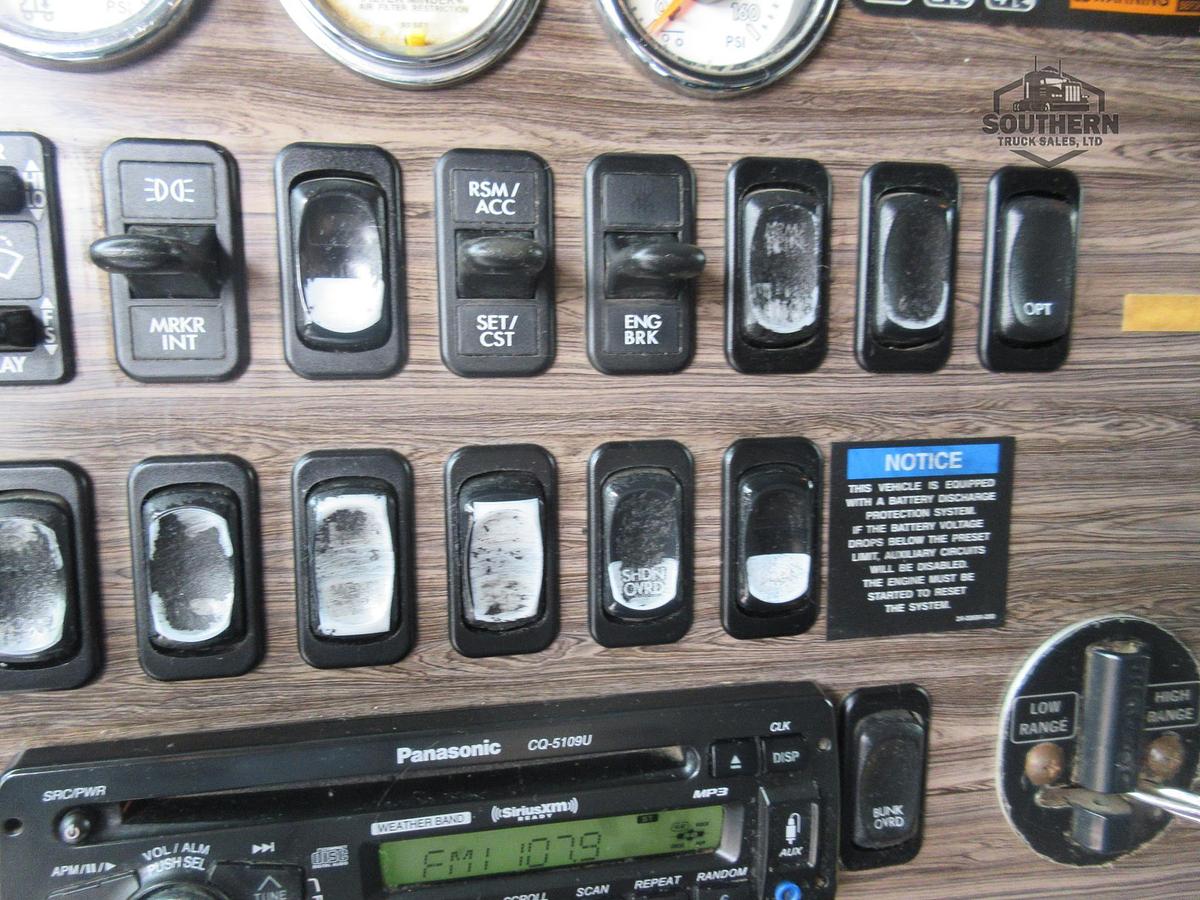 Used 2015 FREIGHTLINER CORONADO 122 SD