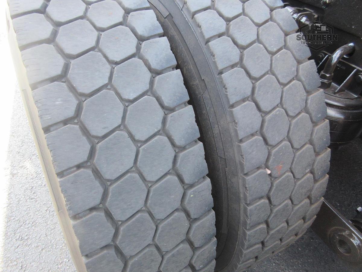 Used 2023 KENWORTH T880