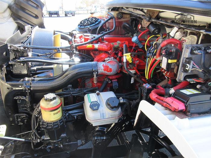 Used 2017 FREIGHTLINER BUSINESS CLASS M2 106