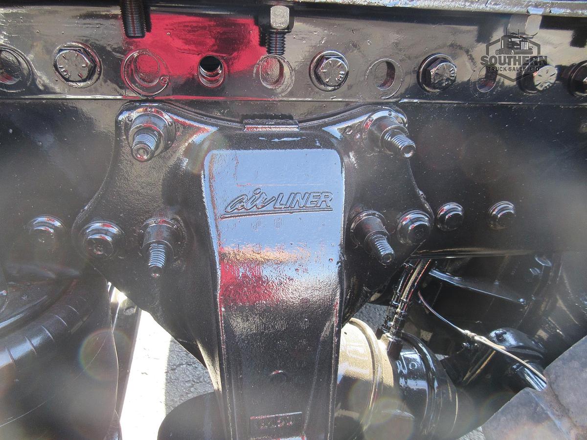 Used 2019 FREIGHTLINER 122SD