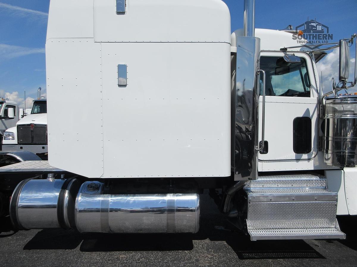 Used 2016 PETERBILT 389