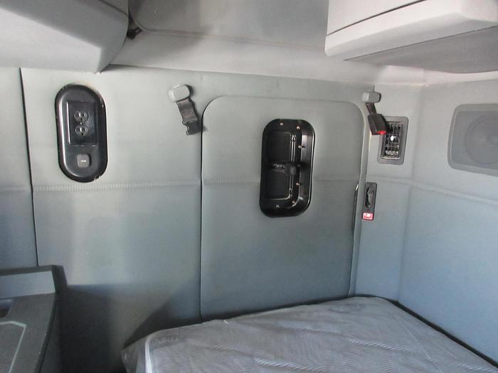 Used 2021 KENWORTH T880