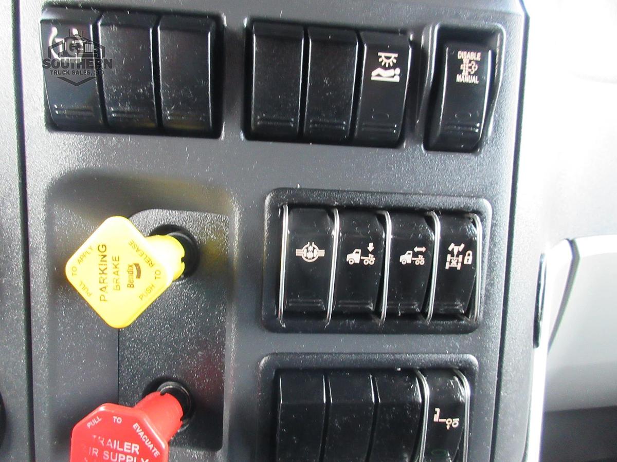 Used 2021 PETERBILT 567