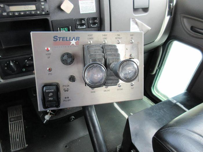 Used 2013 PETERBILT 348