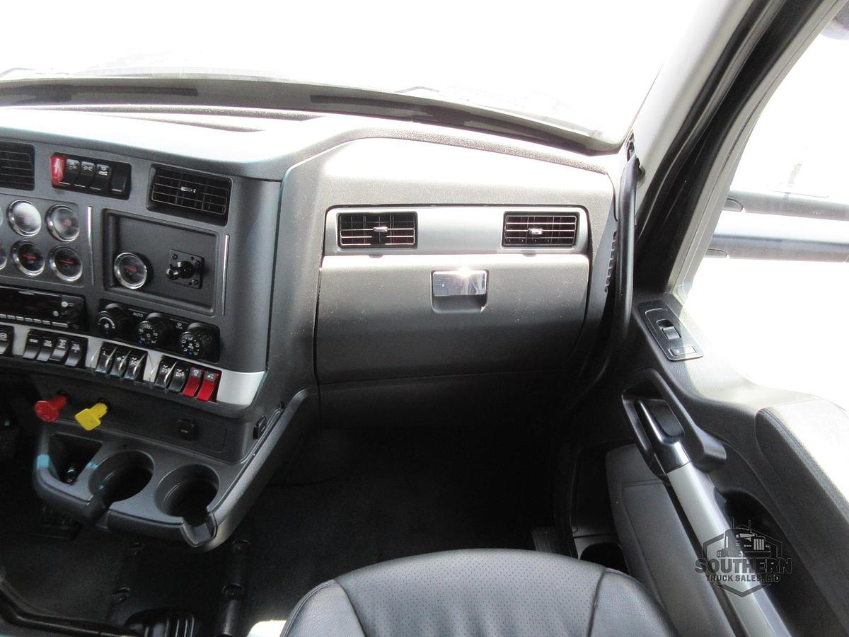 Used 2023 KENWORTH T880