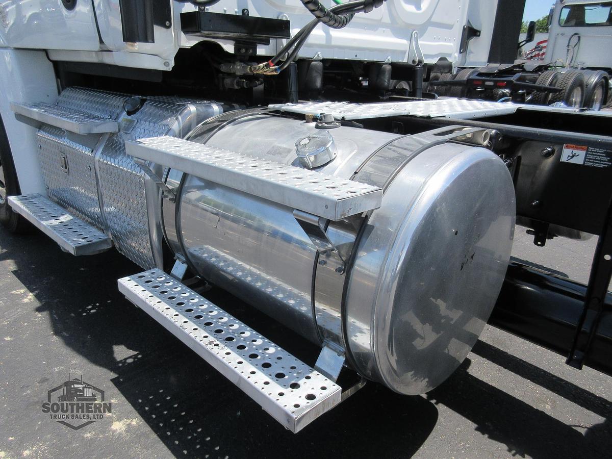 Used 2018 FREIGHTLINER CASCADIA 125