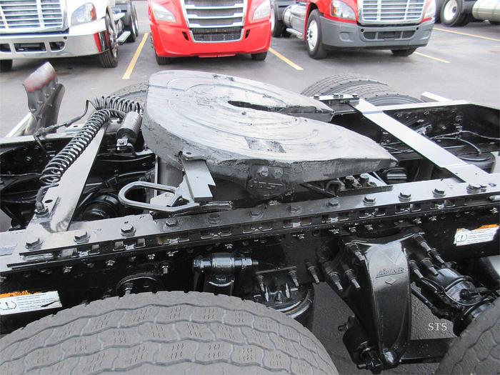 Used 2019 FREIGHTLINER CASCADIA 126