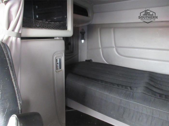 Used 2014 PETERBILT 388