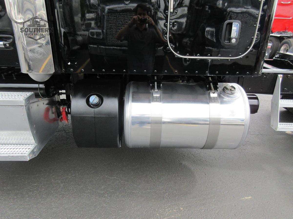 Used 2023 PETERBILT 567