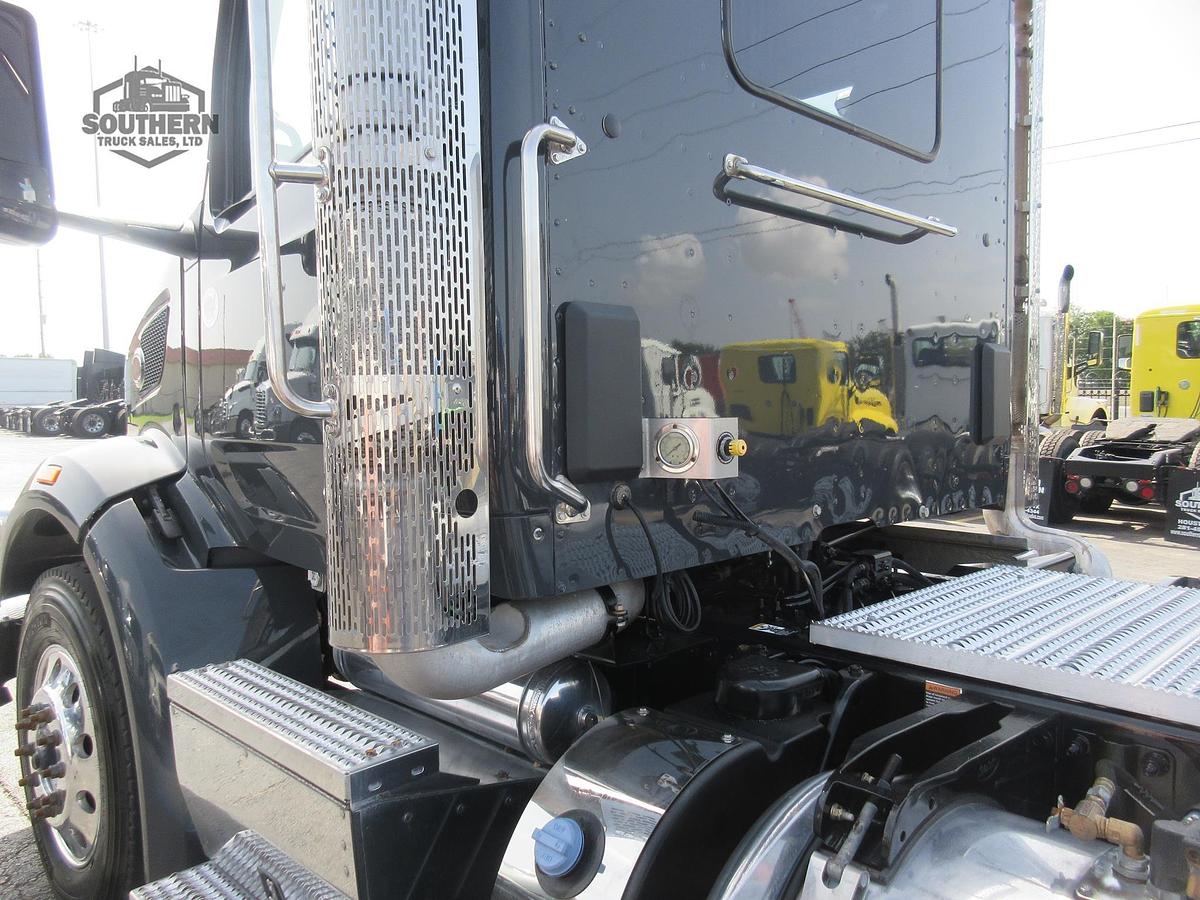 Used 2025 PETERBILT 567