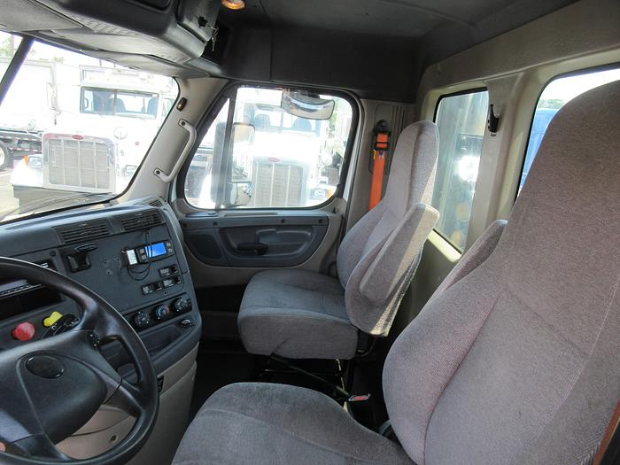 Used 2019 FREIGHTLINER CASCADIA 125