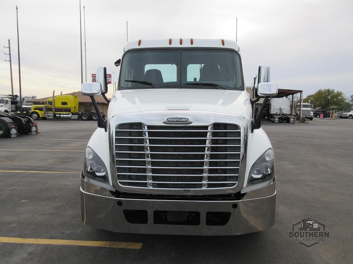 Used 2020 FREIGHTLINER CASCADIA 125