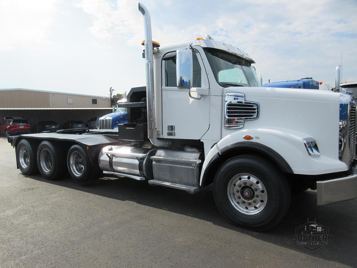 Used 2018 FREIGHTLINER CORONADO 122 SD