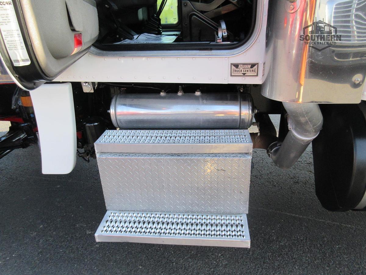 Used 2020 PETERBILT 389