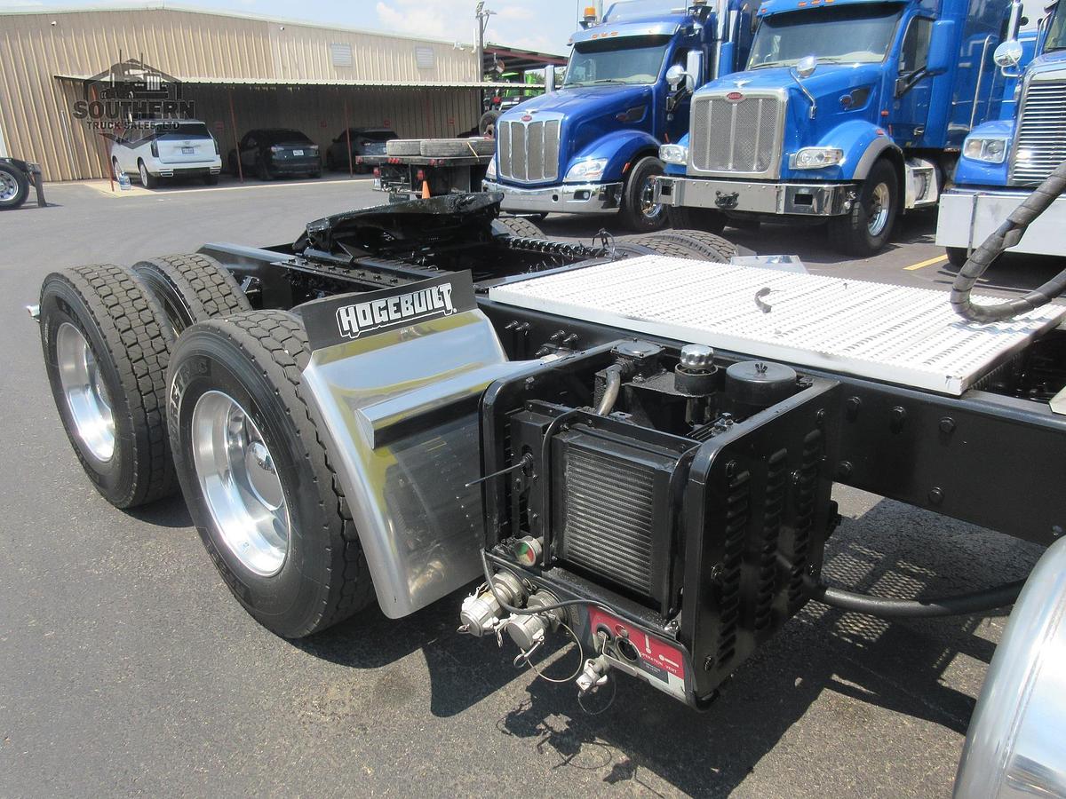 Used 2017 PETERBILT 389