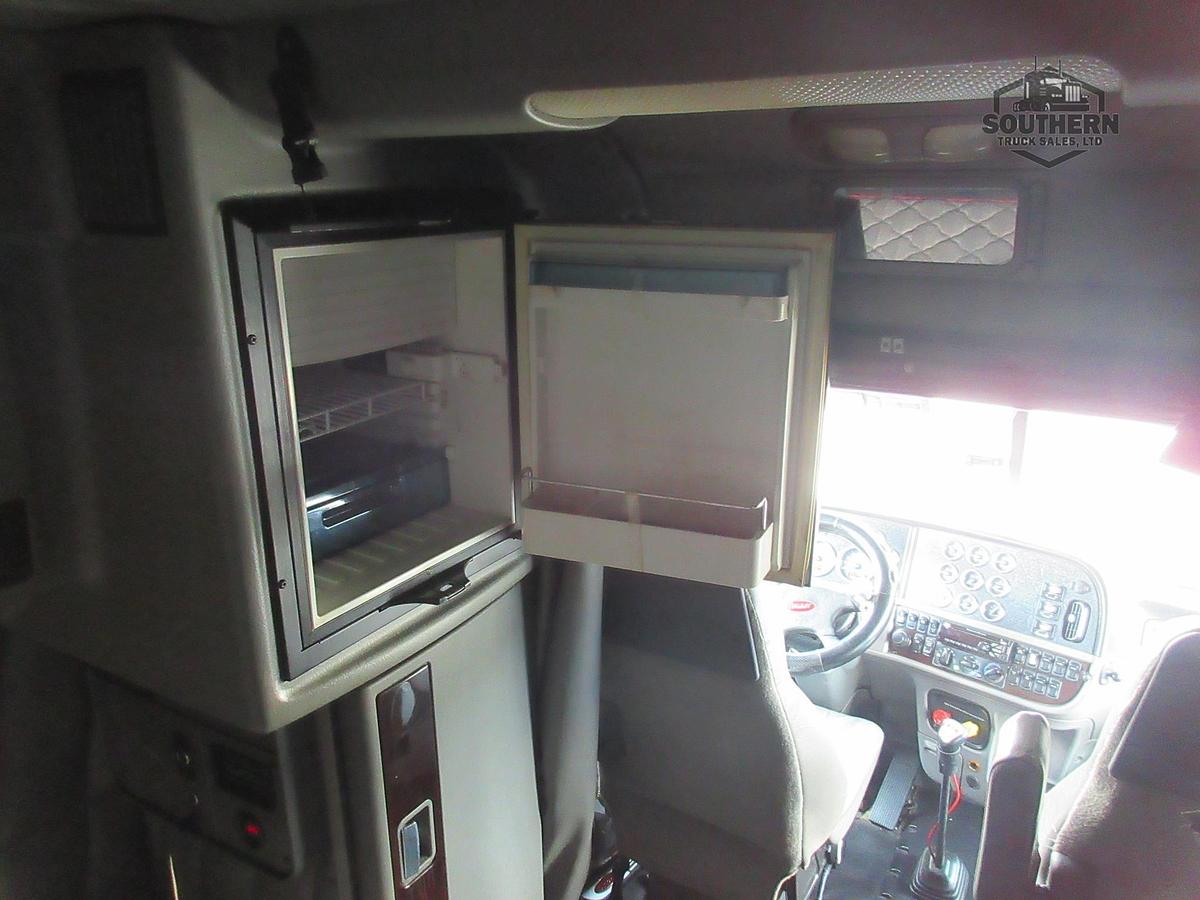 Used 2015 PETERBILT 386