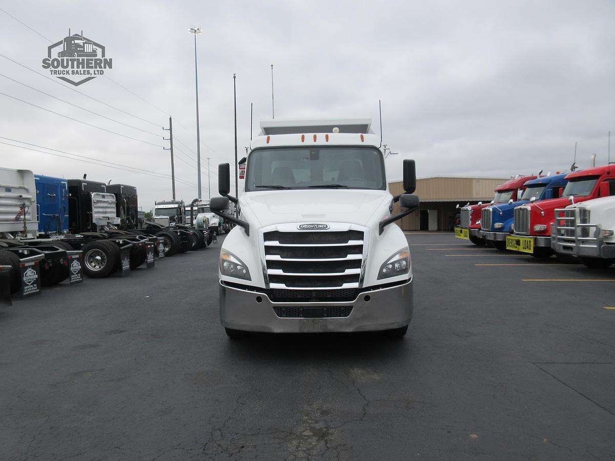 Used 2019 FREIGHTLINER CASCADIA 126