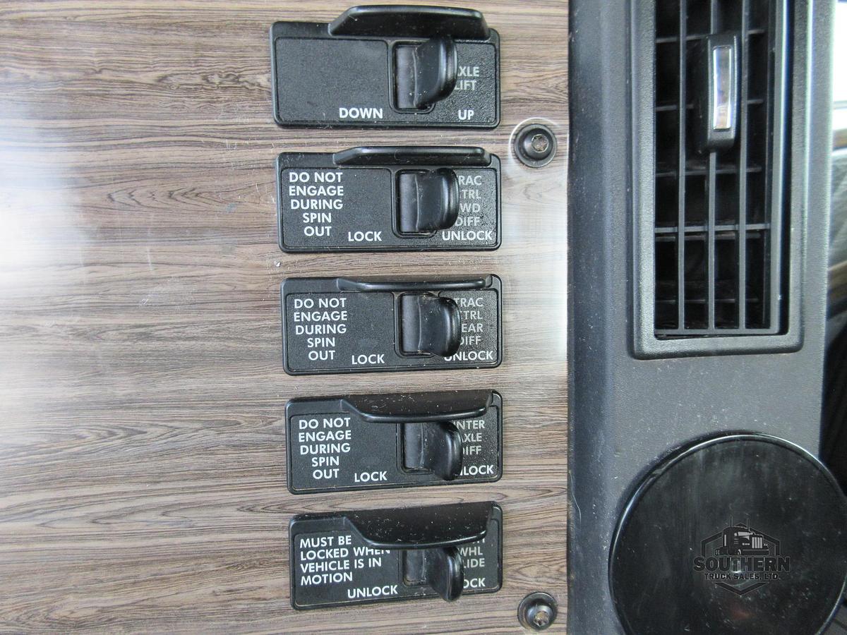 Used 2018 FREIGHTLINER CORONADO 122 SD