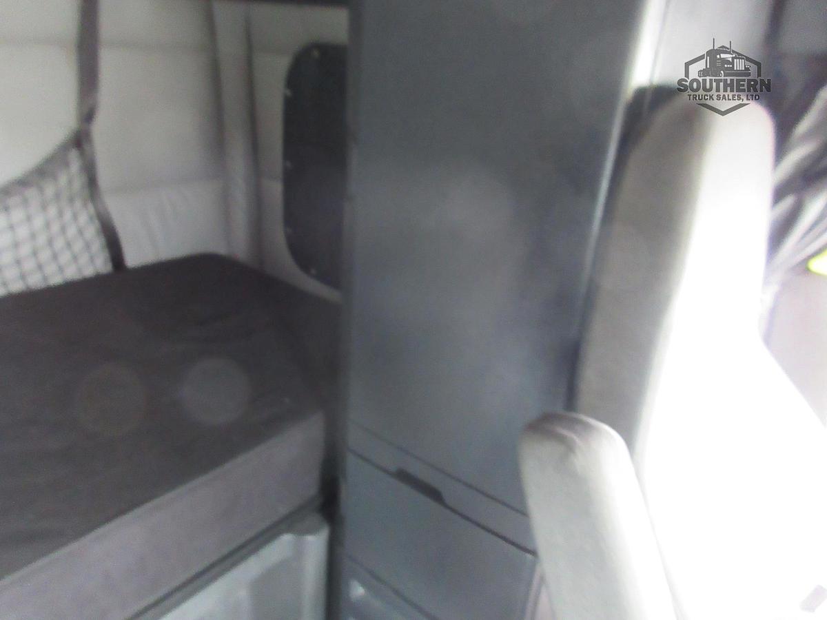 Used 2020 FREIGHTLINER CASCADIA 126