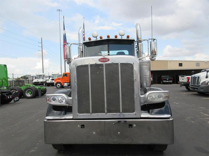 Used 2015 PETERBILT 389