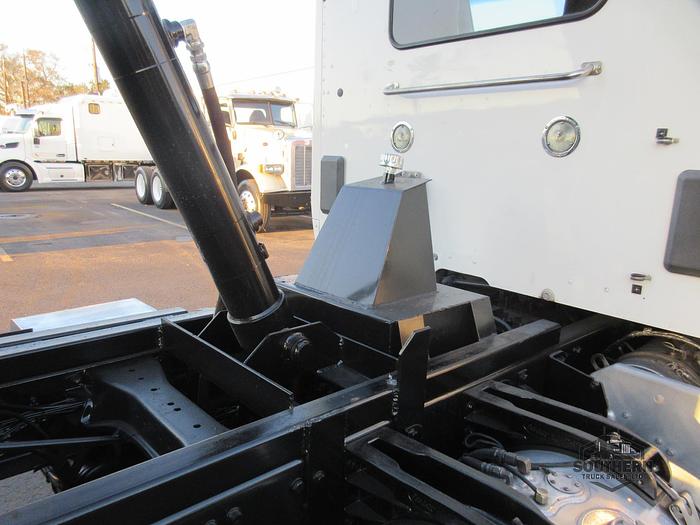 Used 2017 PETERBILT 579