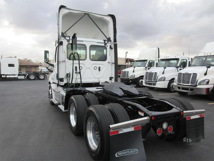 Used 2019 FREIGHTLINER CASCADIA 126