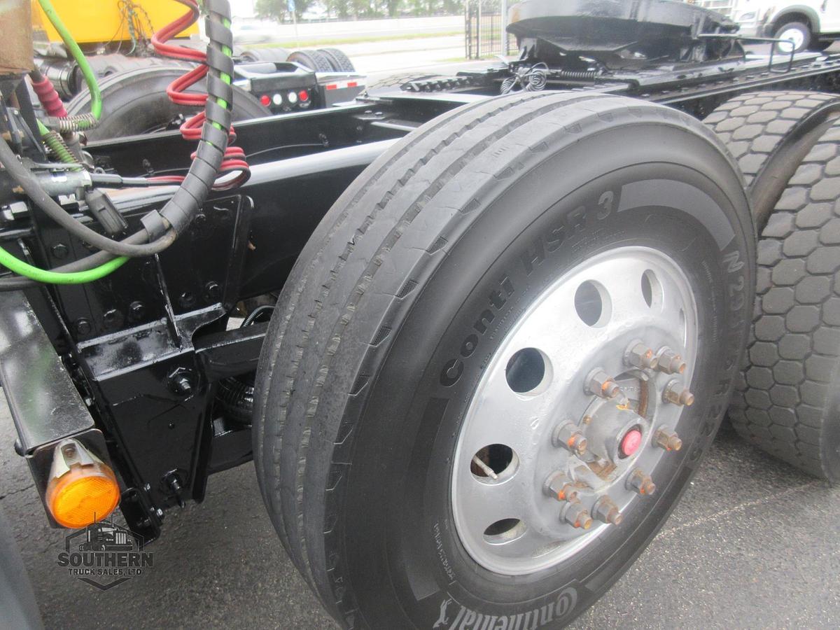 Used 2023 KENWORTH T880