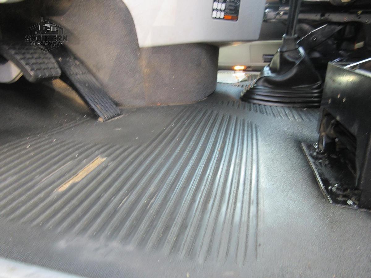 Used 2019 FREIGHTLINER CORONADO 122 SD