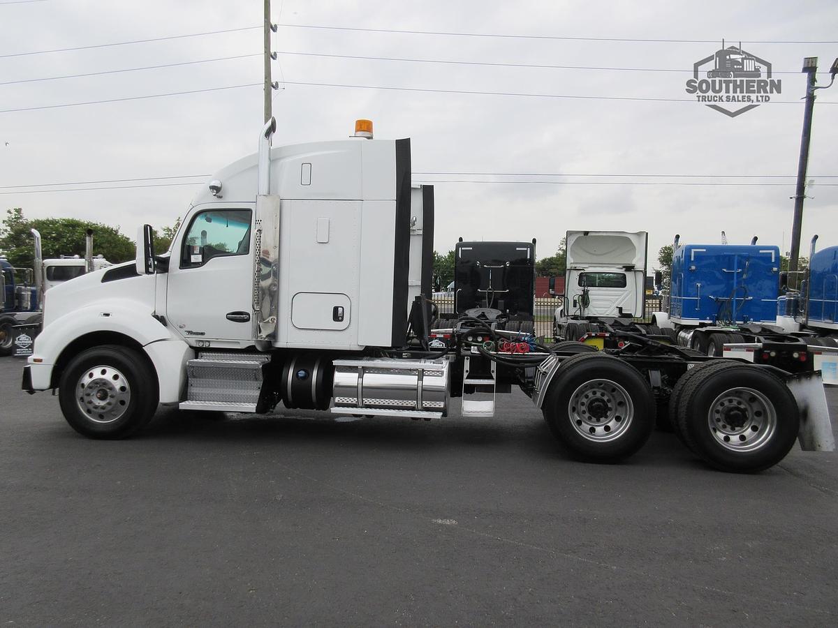 Used 2017 KENWORTH T880