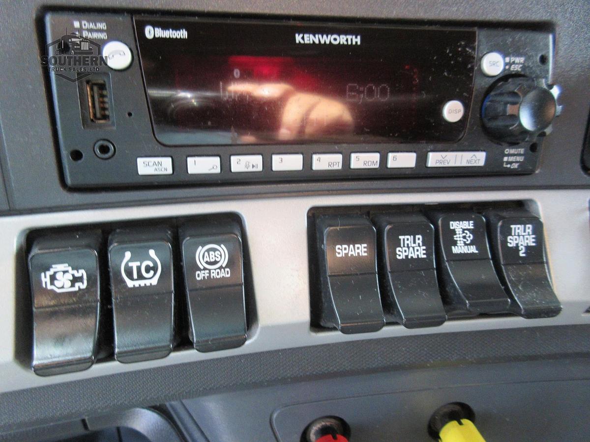 Used 2023 KENWORTH T880