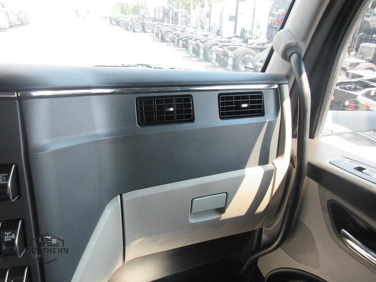 Used 2025 PETERBILT 567