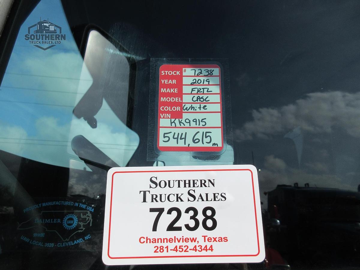 Used 2019 FREIGHTLINER CASCADIA 126