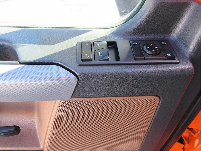 Used 2018 FREIGHTLINER CASCADIA 116