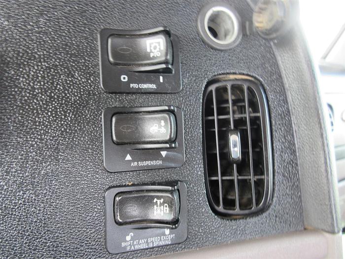Used 2015 PETERBILT 365