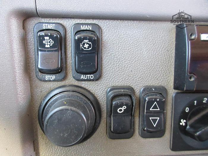 Used 2016 PETERBILT 365