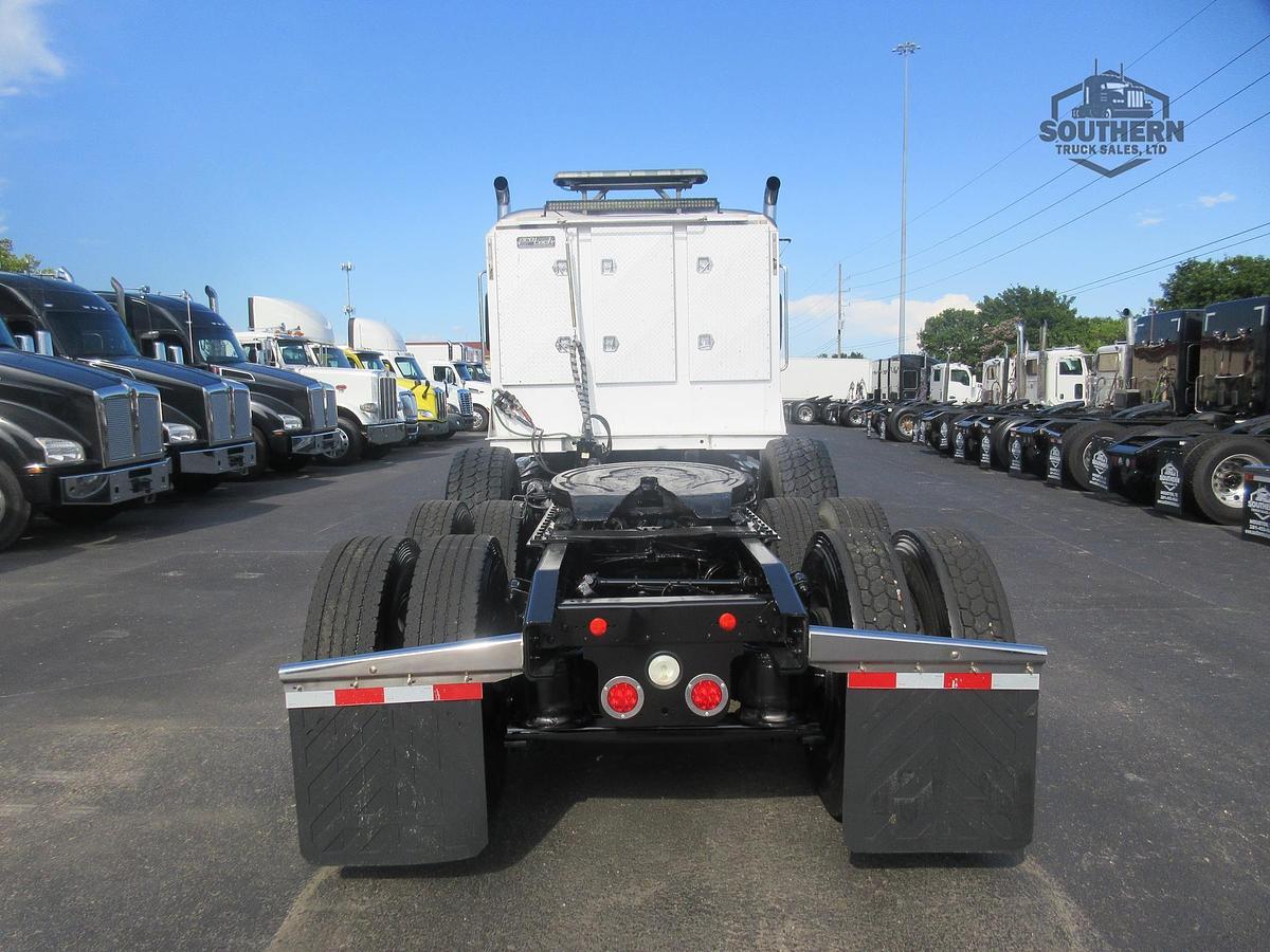 Used 2020 FREIGHTLINER 122SD