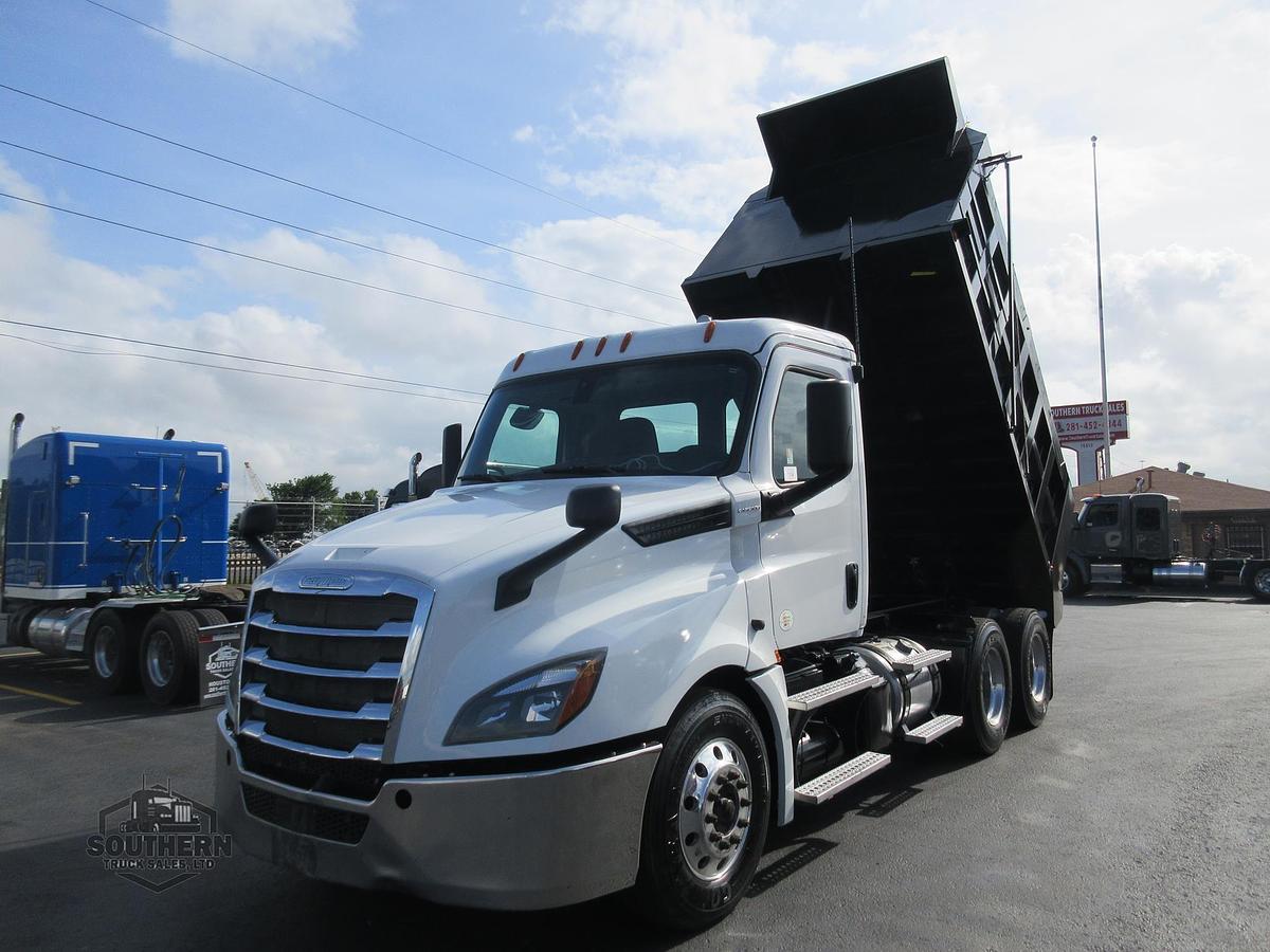 Used 2019 FREIGHTLINER CASCADIA 126