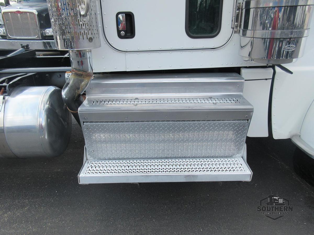 Used 2020 PETERBILT 389