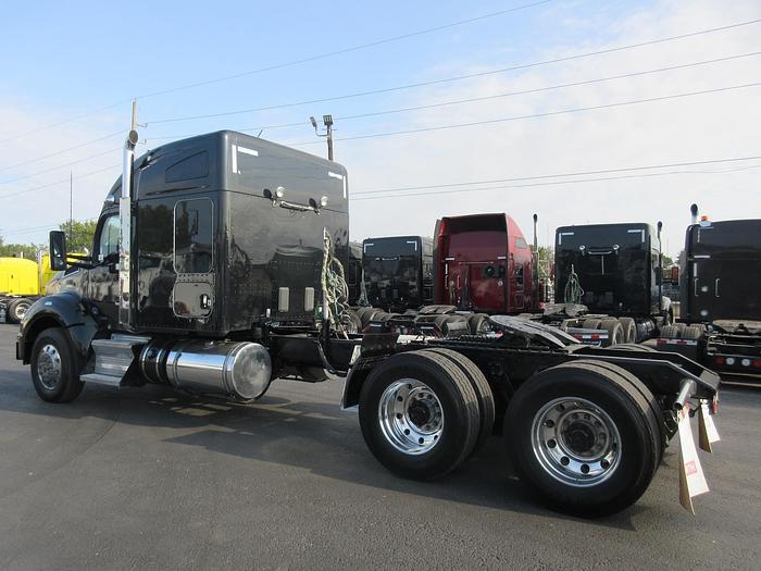 Used 2021 KENWORTH T880
